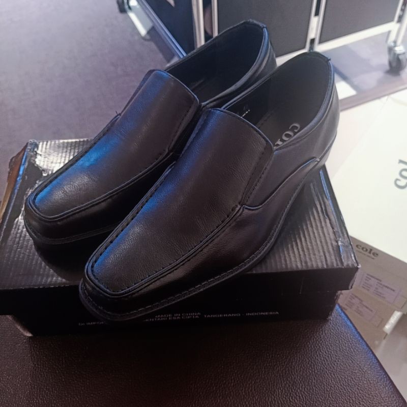 sepatu cole