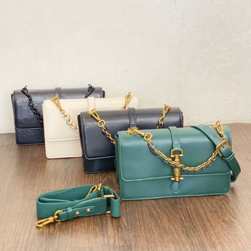 CK Single Chain Handle Shoulder Bag