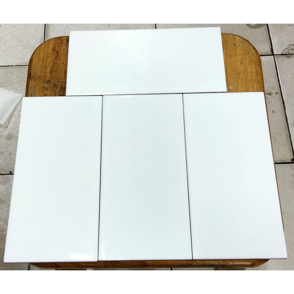 Keramik Dinding Mulia 10 x 20 Subway Non Bevel
