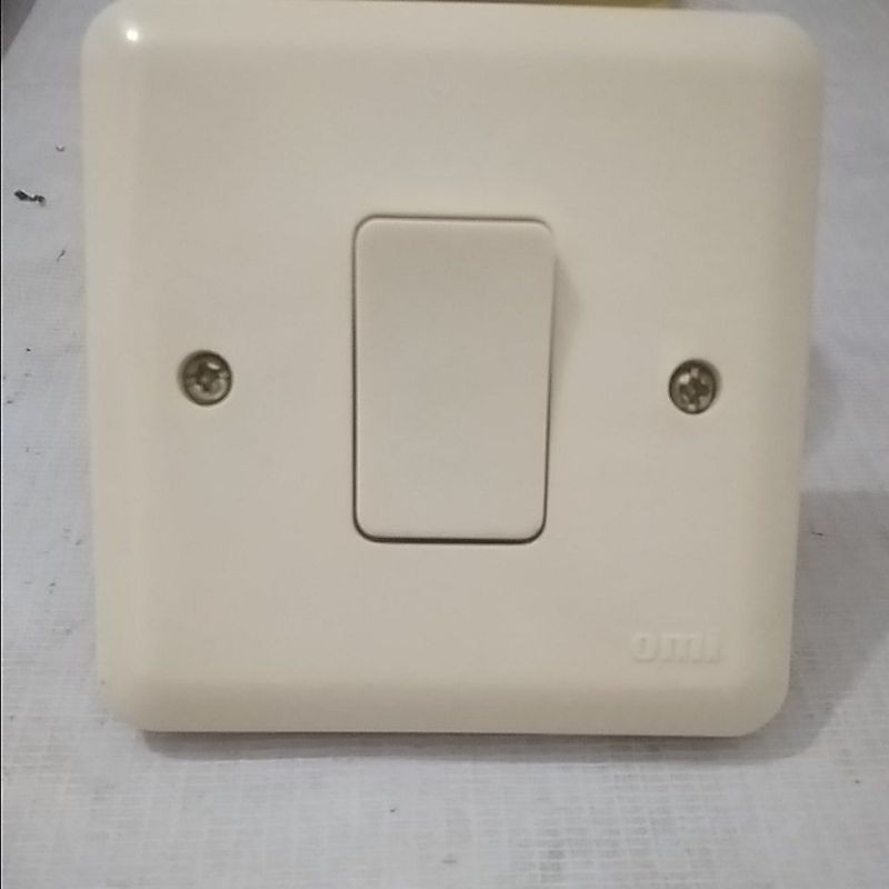 IB saklar engkle tanam omi