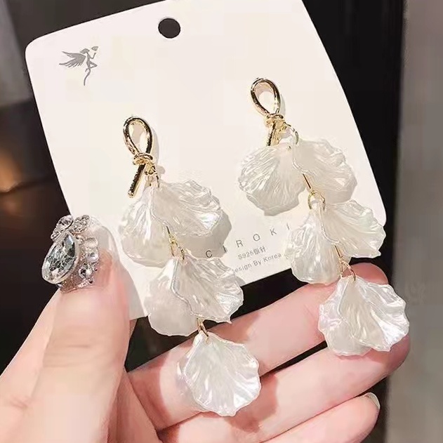 (Hello Girl)E03 Anting Wanita Korea Tusuk Model Juntai Bunga Mutiara Import-E03 Daun