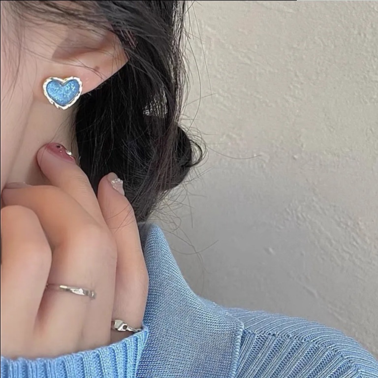 Anting Bentuk Hati Warna Biru Gaya Vintage Untuk Wanita