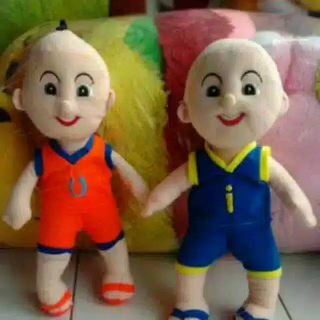 Sepasang boneka upin dan ipin