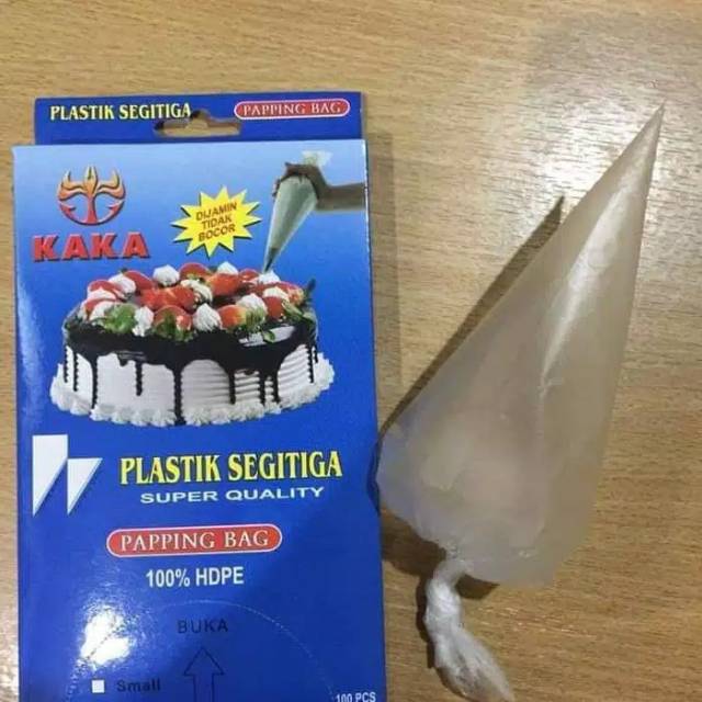 

Plastik segitiga