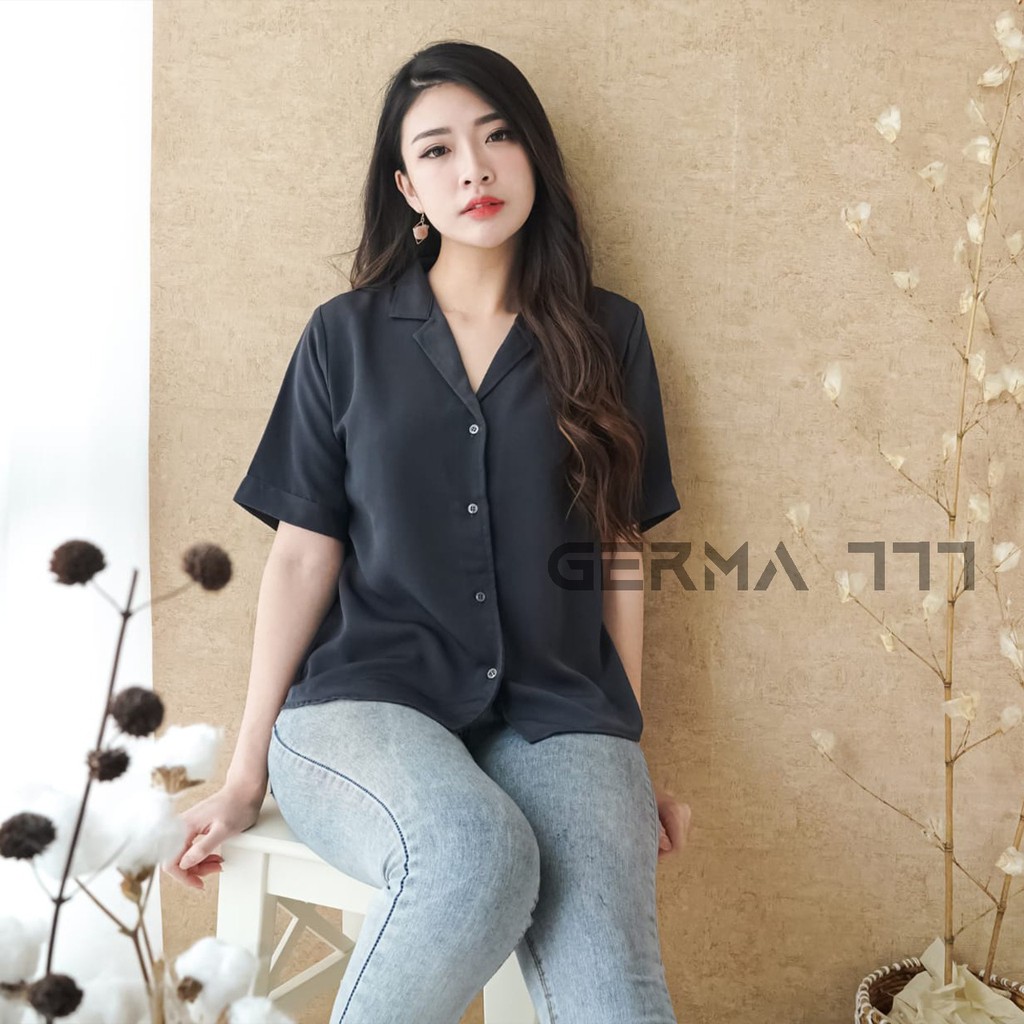 Baju Atasan Kemeja Wanita Basic Polos Lengan Pendek Casual Fashion untuk Kuliah Dan Santai-1
