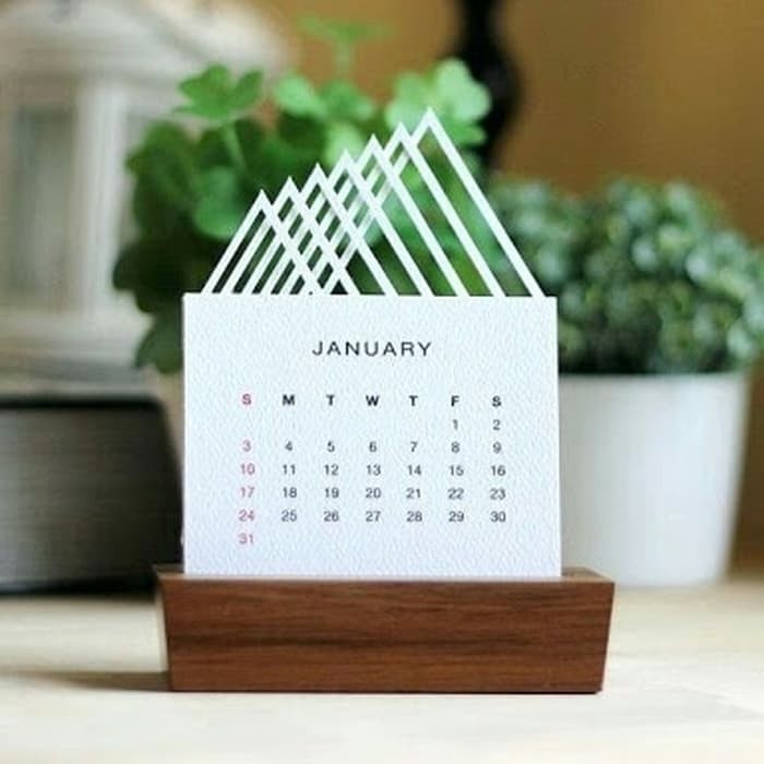 

Tempat kalender meja - Dudukan kalender meja dari bahan kayu jati