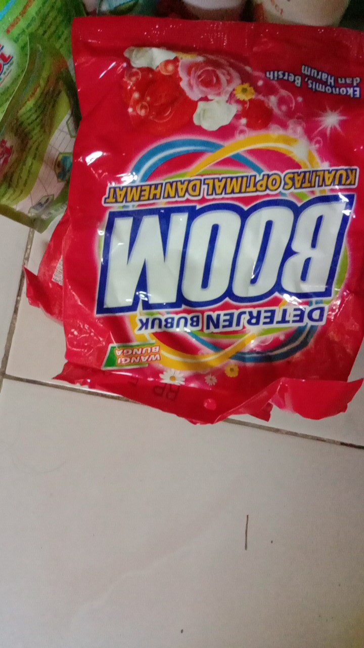 Deterjen Bubuk/ Sabun Bubuk Boom Merah Krmasan Ekonomis 315 Gram