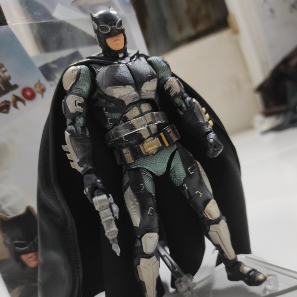 Figure Mafex Batman Tactical Suit Justice League Kw Super