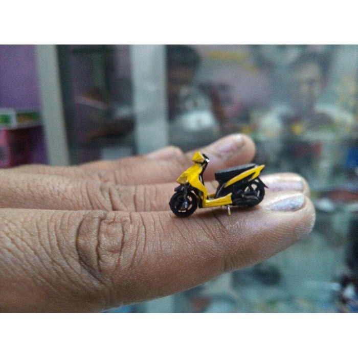 miniatur motor vario 2005 skala HO 1/87 mang irin