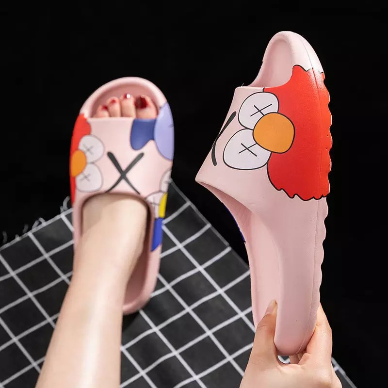 Sandal Slide PREMIUM ELMO KAWS X Sesame Street Slip On KOREA Bahan EVA Anti Slip Unisex 9022 (35-40)