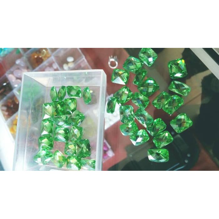 Batu Aquamarine Kotak Cutting Hijau