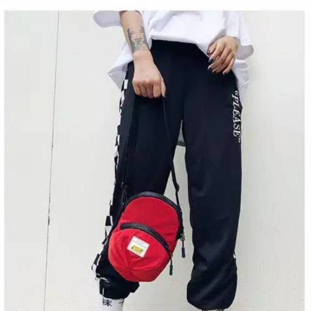 Tas Selempang Mini Bentuk TOPI / Tas Hang Out Keren