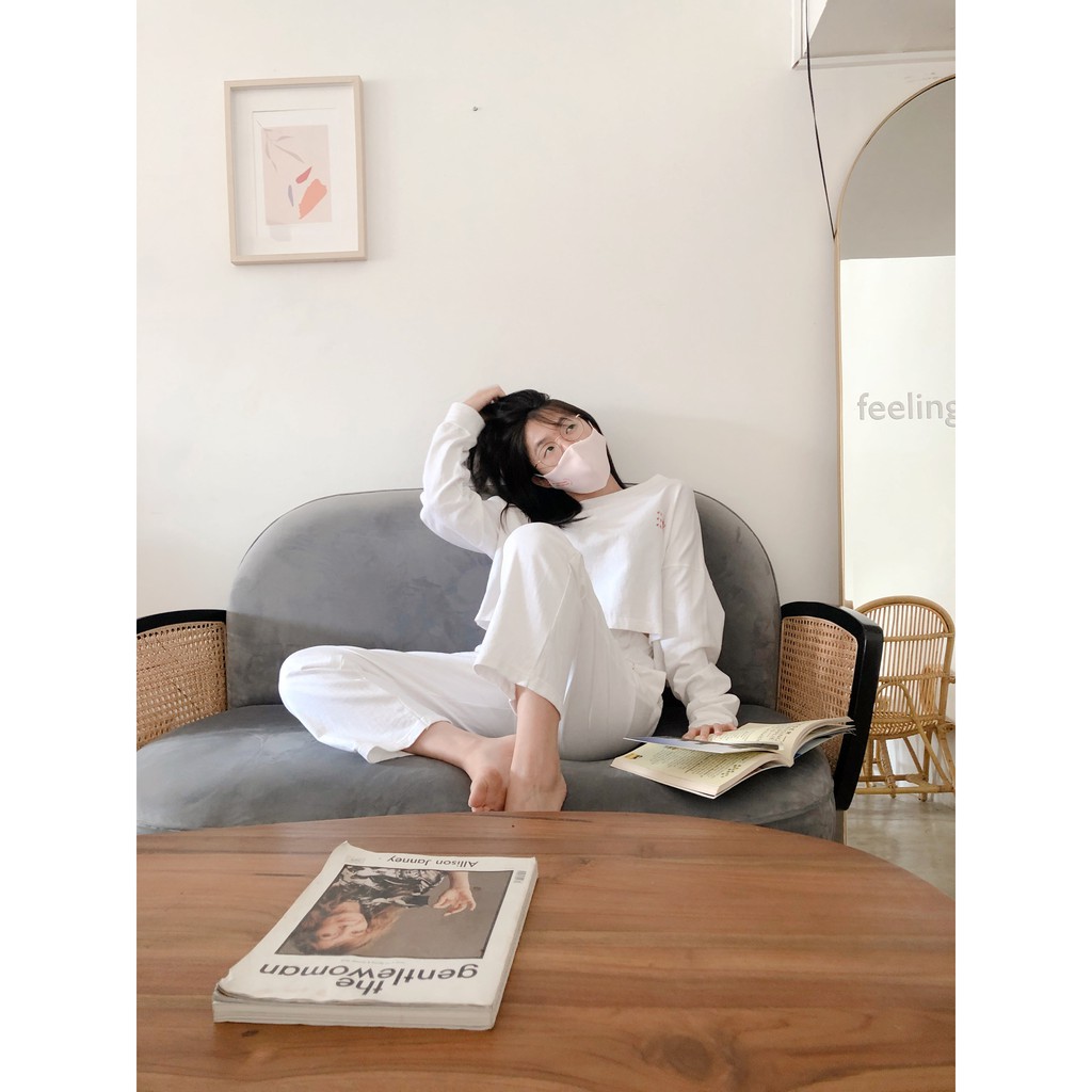 

Find Comfort Lounge Set + Mask