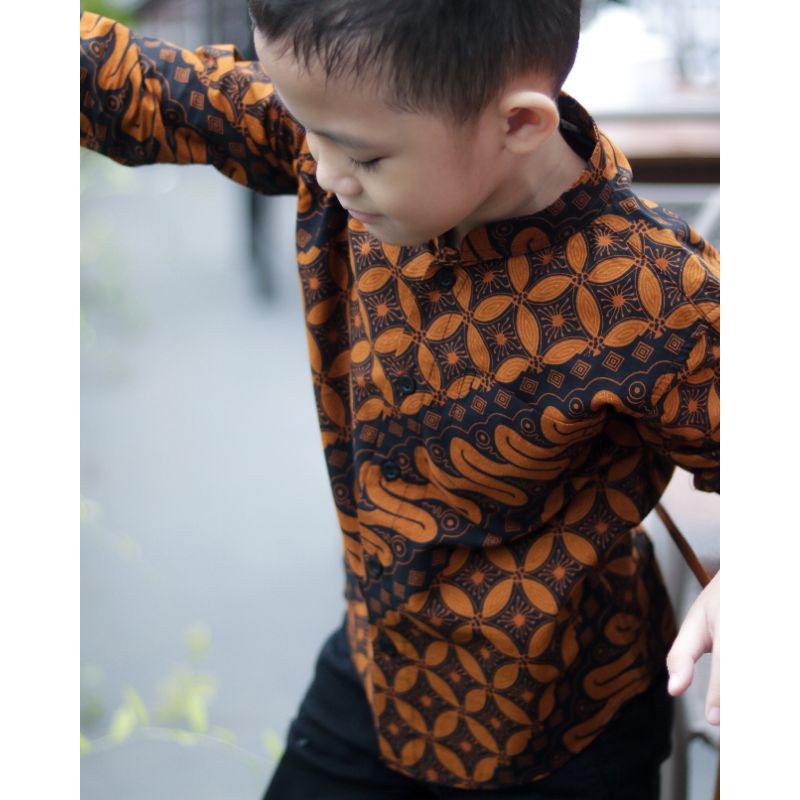 Kemeja batik anak Warna Navy Oranye model slimfit