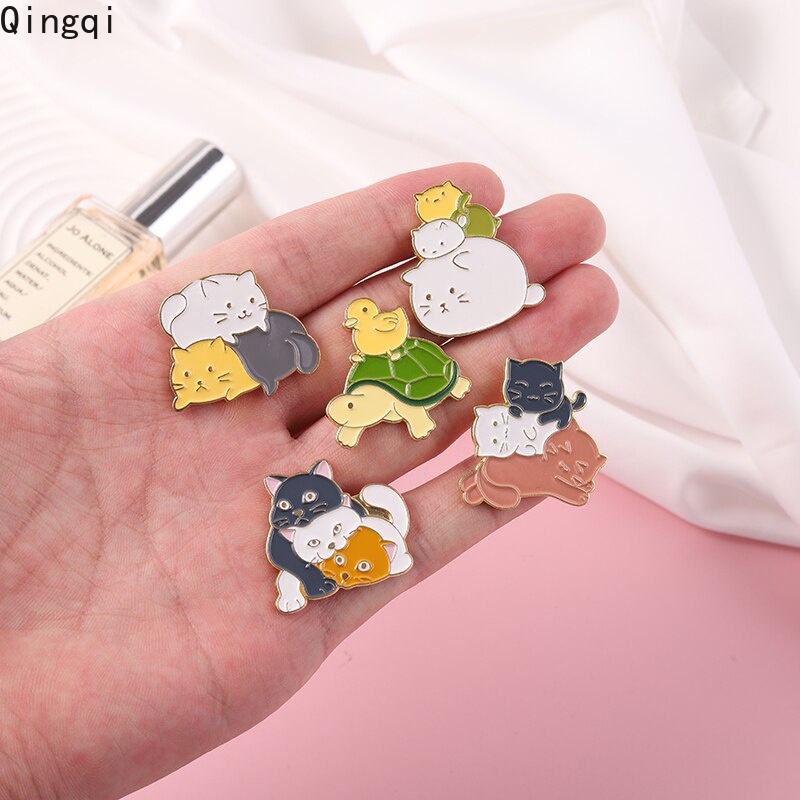 Bros Pin Enamel Bentuk Kucing / Kura-Kura Untuk Aksesoris Fashion Wanita