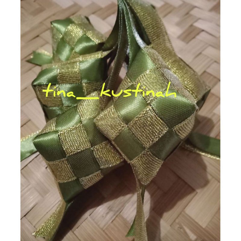 

ketupat hias u/parcel pita gliter 4x4 cm, MINIMAL ORDER 12pcs