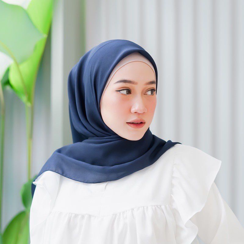 HIJAB PARIS PREMIUM SEGI EMPAT JILBAB VOAL KERUDUNG SEGI EMPAT