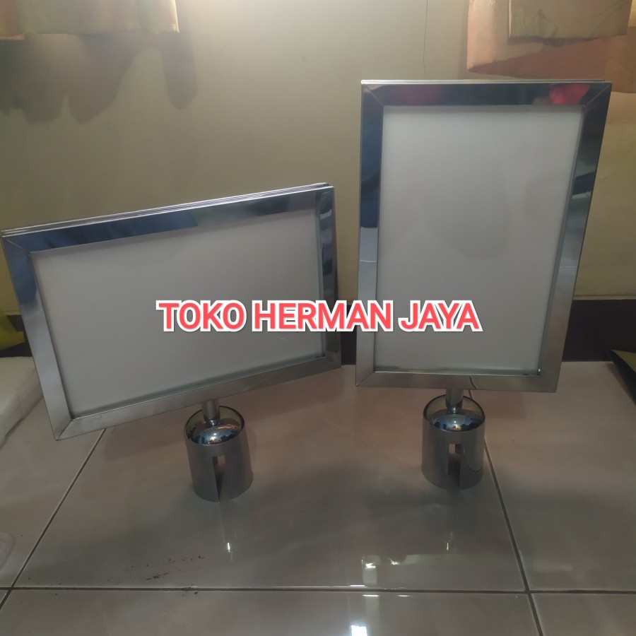 

Papan Pengumuman Tiang Antrian Sign Board Frame A4