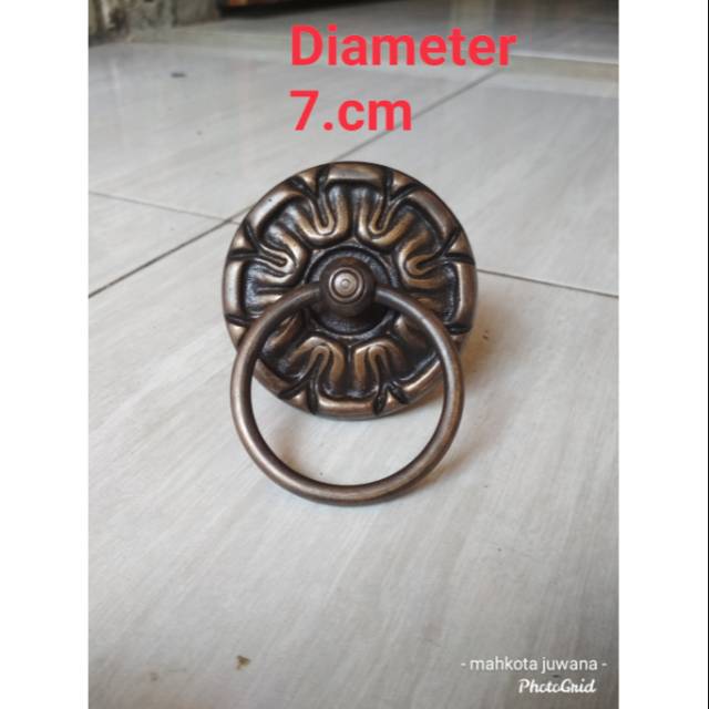 Satu pasang. Door knocker. Ketukan pintu antik. Handel pintu gebyok. Bahan kuningan.