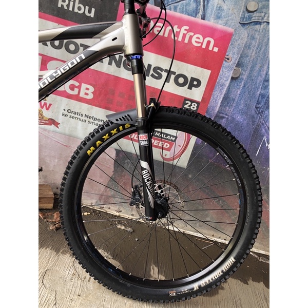sepeda mtb poligon siskiu D7