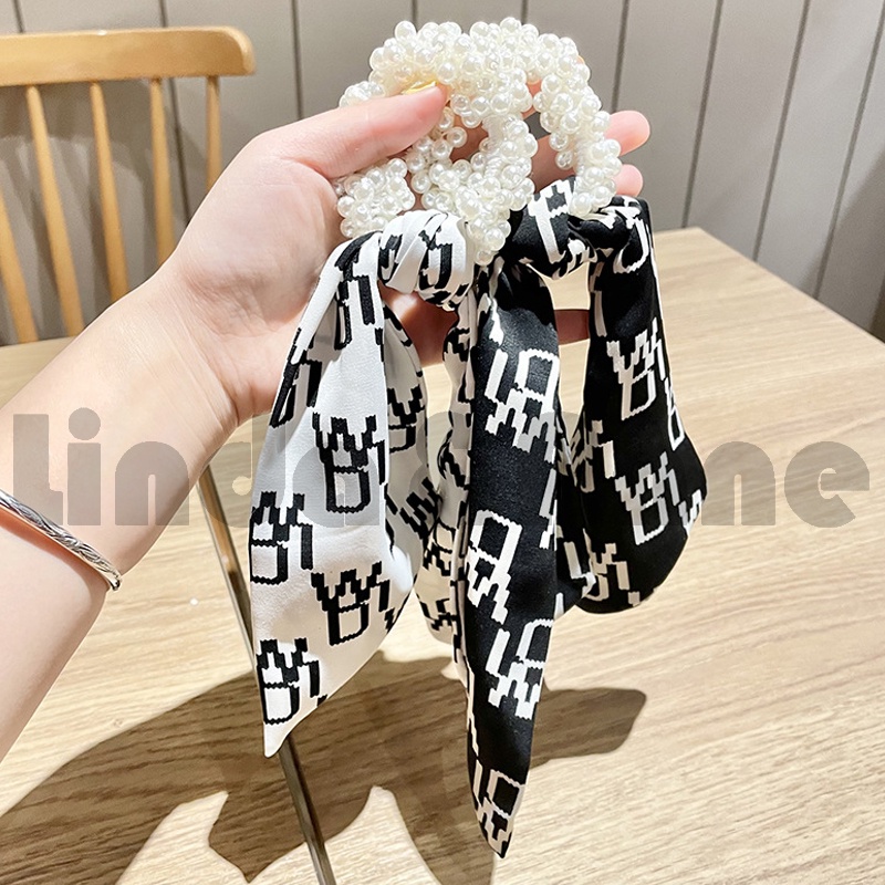 Ikat Rambut Scarf Dengan Mutiara Vintage Gaya Korea Fashion / Scrunchie Scarf Aksen Mutiara Wanita