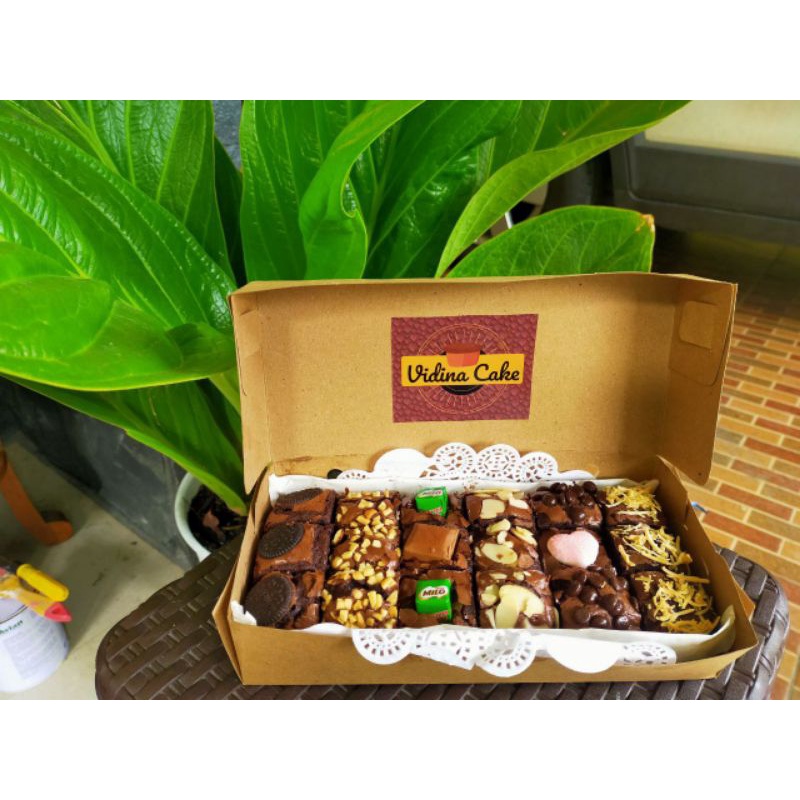 

Fudgy Brownies Isi 18 Premium