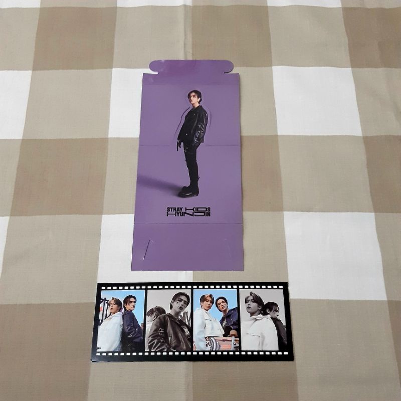 Standee GO LIVE Hyunjin + photostrip HyunSung