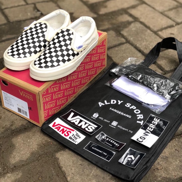 SEPATU SLIPON VANS OG CHECKERBOARD PREMIUM IMPORT. SEPATU PRIA PREMIUM. SEPATU SLIPON PRIA MURAH