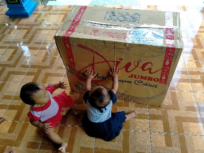 Lemari Pakaian Jumbo Diva Plus Kaca Sap & Gantung