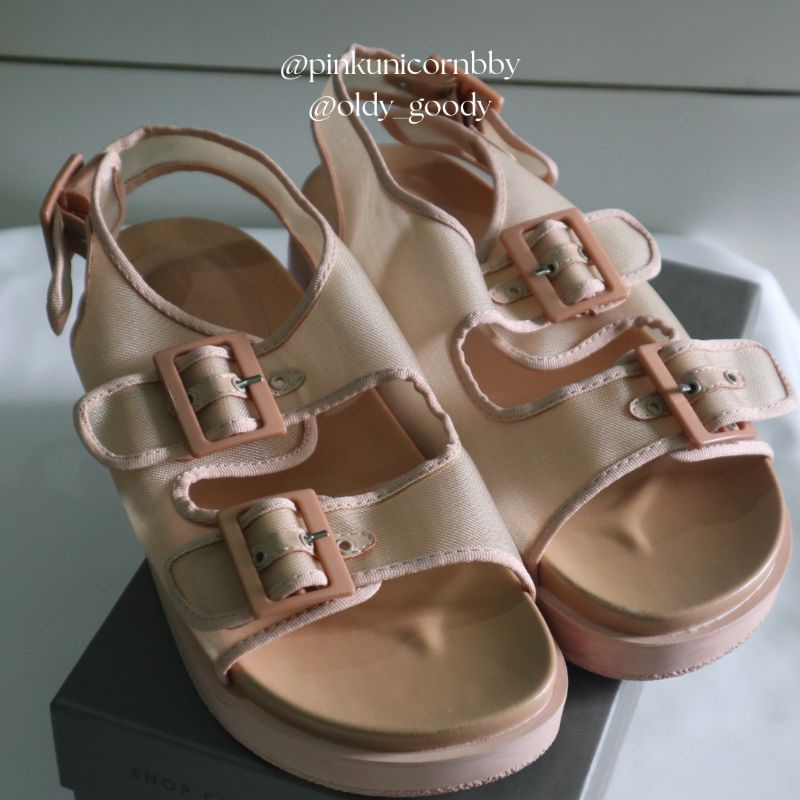 Preloved Sepatu Sandal Ck CKS 224 Double Strap Bukle