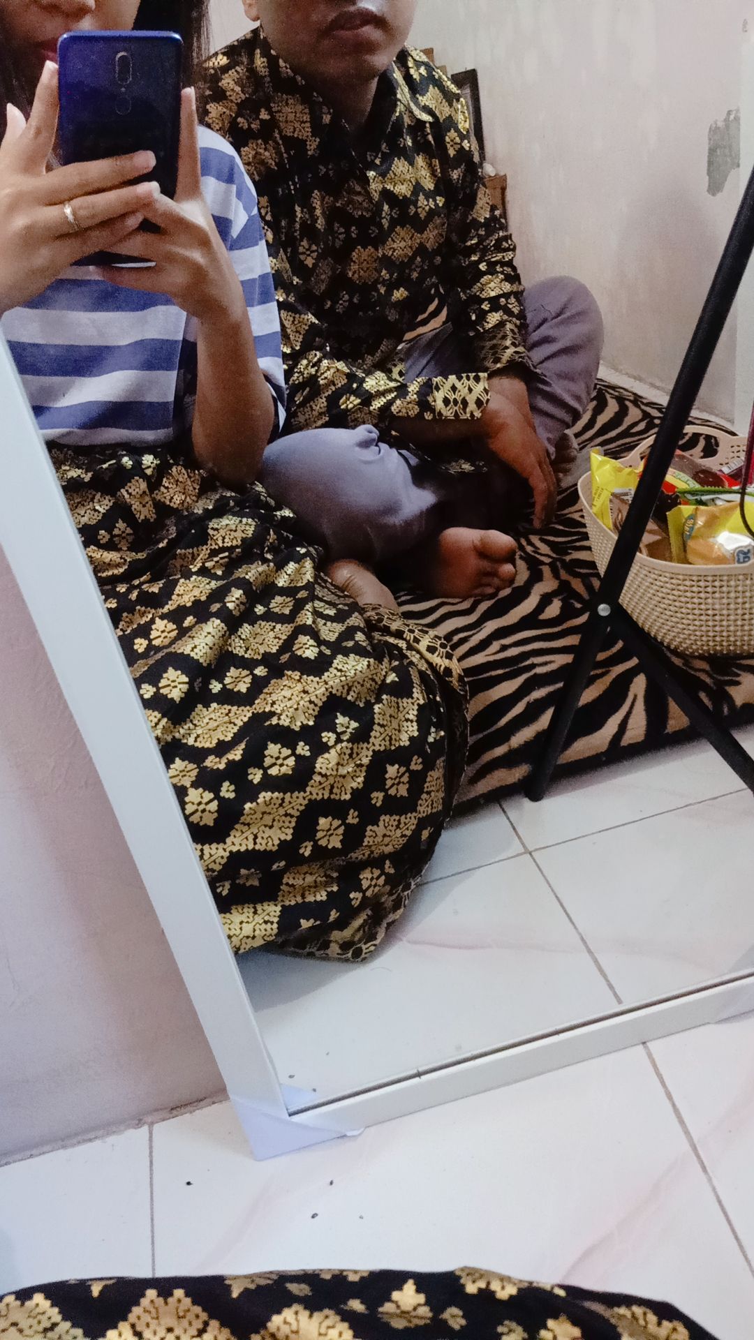 Couple Kebaya Rok Kemeja Motif Pradaa Gold