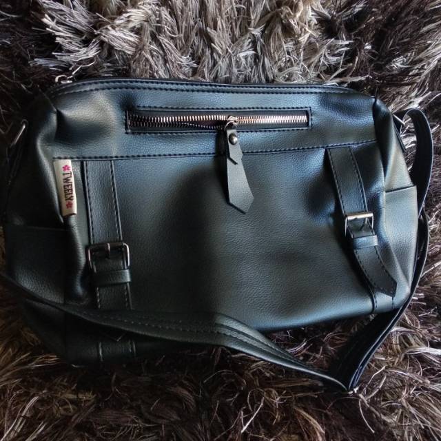 Tas selempang Tweely (preloved)