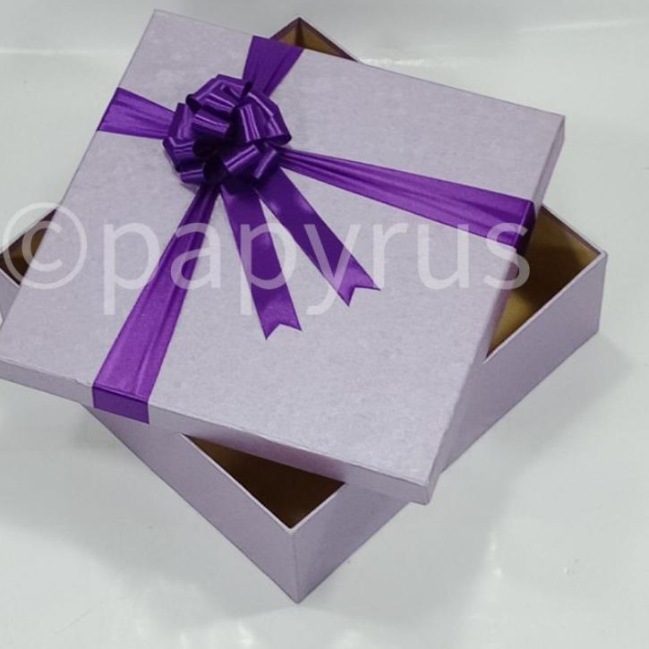 

Flash Sale PAPYRUS 30X30 Tinggi 10cm Kotak Kado Gift Box Hadiah ✓