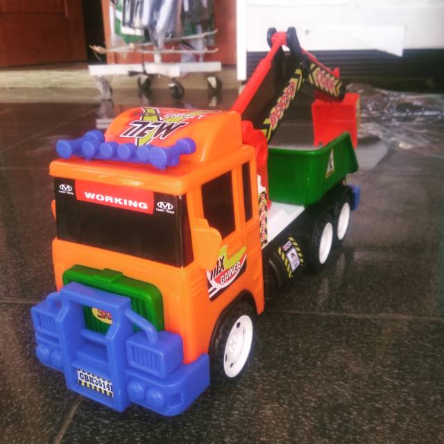 Mobil doser truk keruk