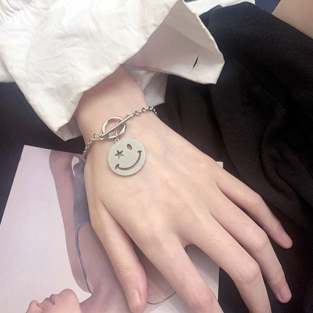 【COD Tangding】Smiley Face Bracelet Female Silver Color New Wild Bracelet