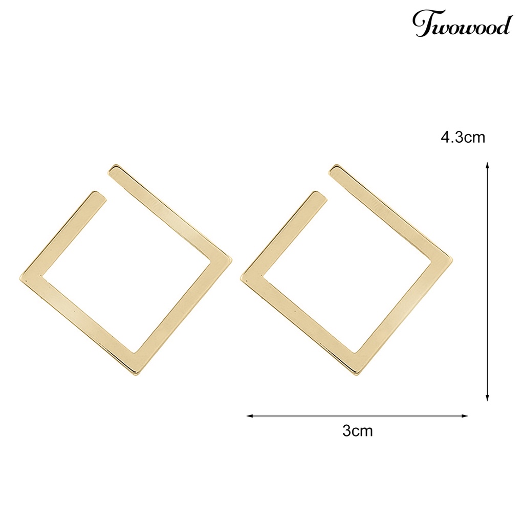 1 Pasang Anting Stud Bentuk Persegi Geometris Model Terbuka Bahan Alloy Untuk Wanita