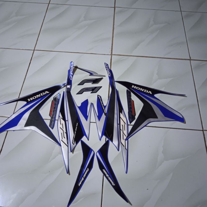 STRIPING LIST BODY MOTOR VARIO TECHNO 125 LAMA BIRU 2014