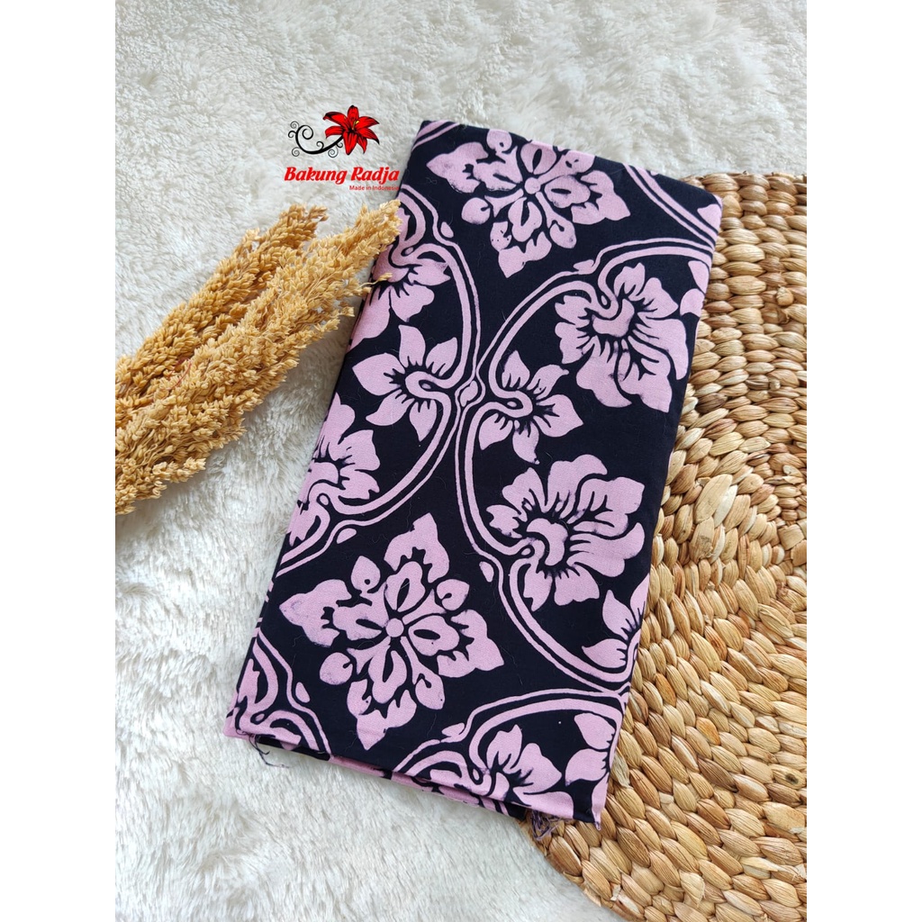 Kain Batik Motif Bunga Ungu