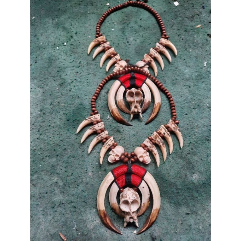 KALUNG TARING BABI KHAS DAYAK VARIASI TENGKORAK MONYET