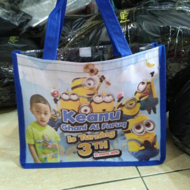 

Tas ultah mika jinjing custom
