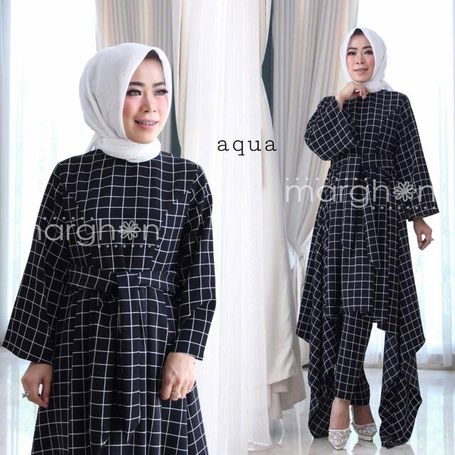 BLACK AQUA SET BY MARGHON