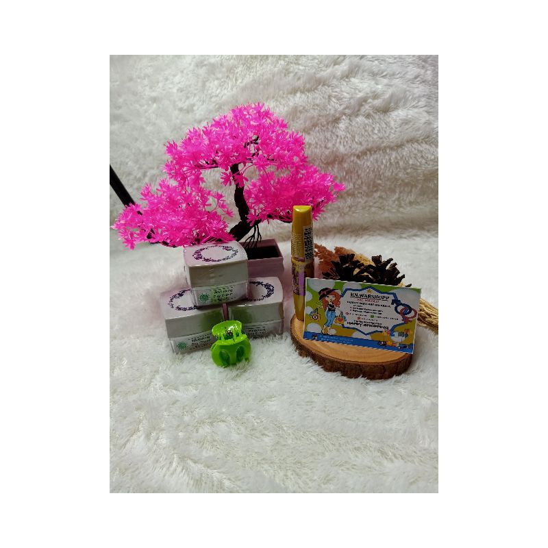 Day Cream  By Ms Glow (Free jepit rambut dan maskara)