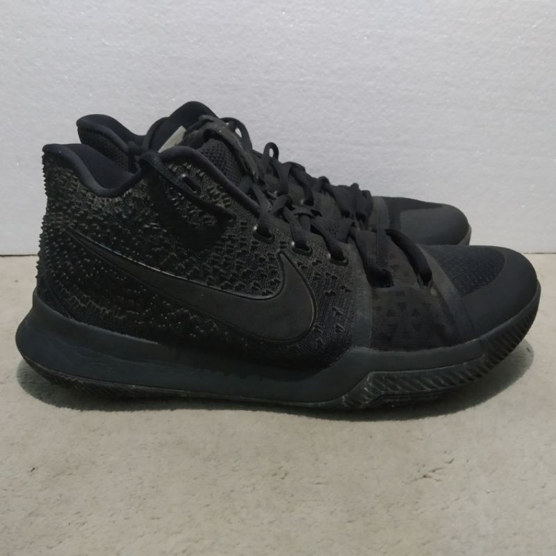 NIKE KYRIE 3 BLACK BASKETBALL ORIGINAL SECOND