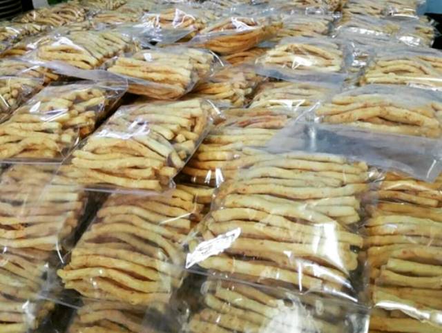 

Cheese Stick Keju Edam 250gr Cemilan Cistik Keju