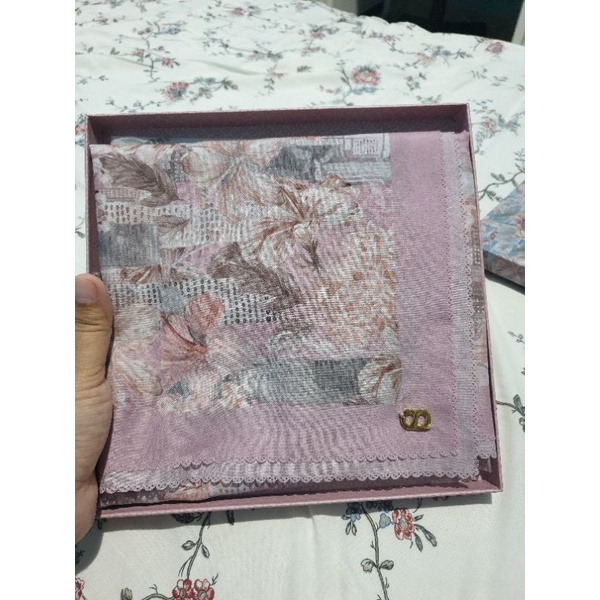 Preloved Buttonscarves Malaya Series Blush