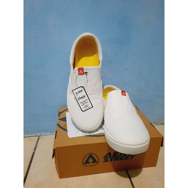 Sepatu Slip on Slop Aerostreet
