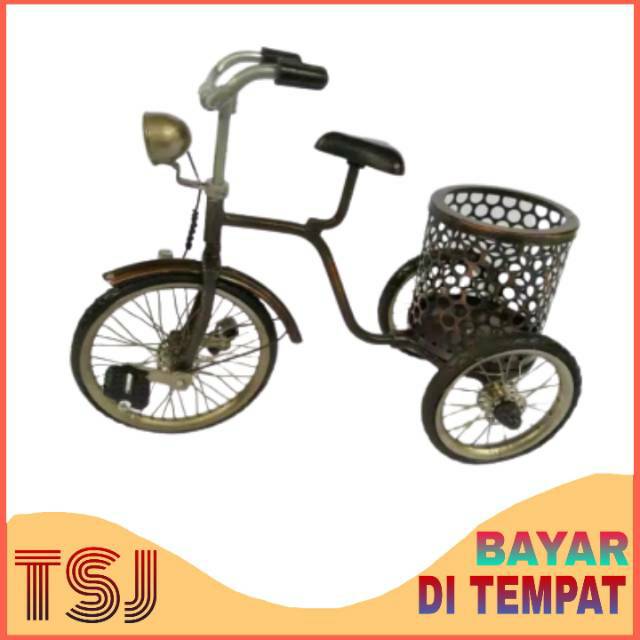 Miniatur Sepeda Keranjang Bahan Besi