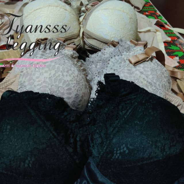 Bra brukat per lusin