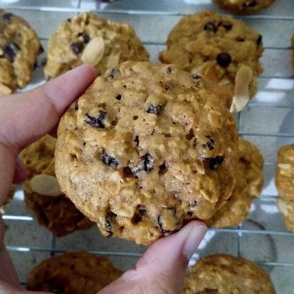 

Raisins Oat Soft Cookie (Kismis Kayu Manis), OATMEAL COOKIE