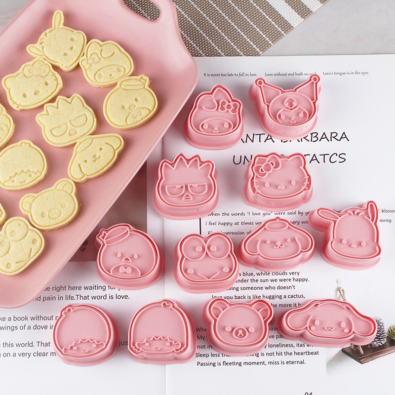 6pc plastic sanrio cookie cutter press / cetakan kue kering lucu / hello kitty